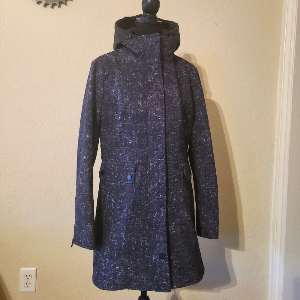 Guess Jacket Size Large NWOT